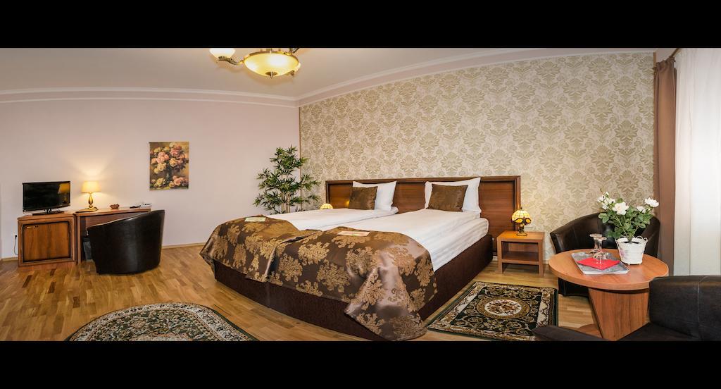 Hotel Boutique Bulevard Сигишоара Стая снимка